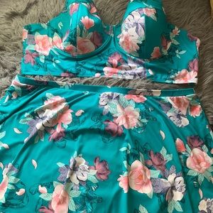 Torrid size 5 blue floral 2pc